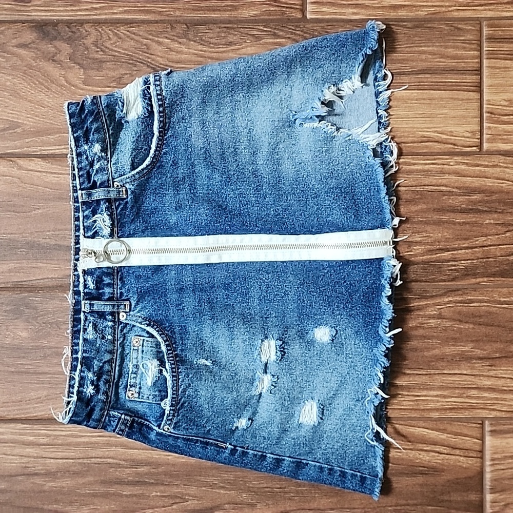 ZARA DENIM ZIP FRONT DISTRESSED CUTOFF MINI SKIRT M